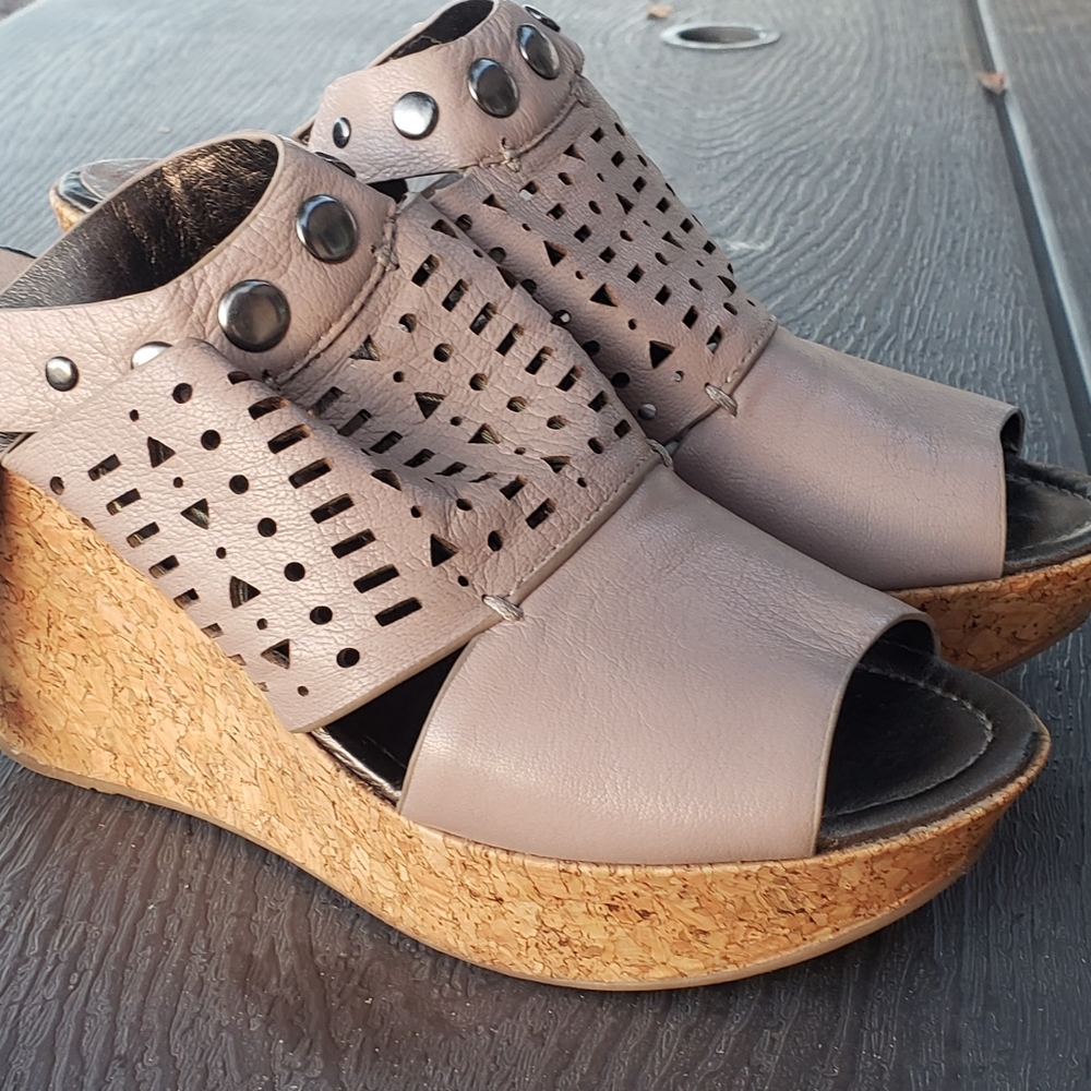 Leather wedge - Picture 2 of 4